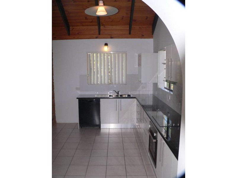 104 Goonawarra Drive, Mooloolaba QLD 4557