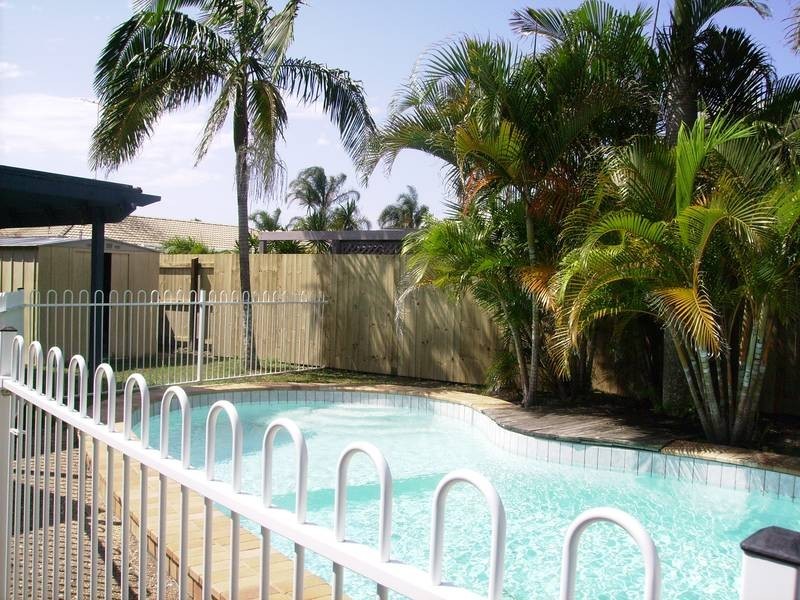 19 Murrindi Street, Minyama QLD 4575