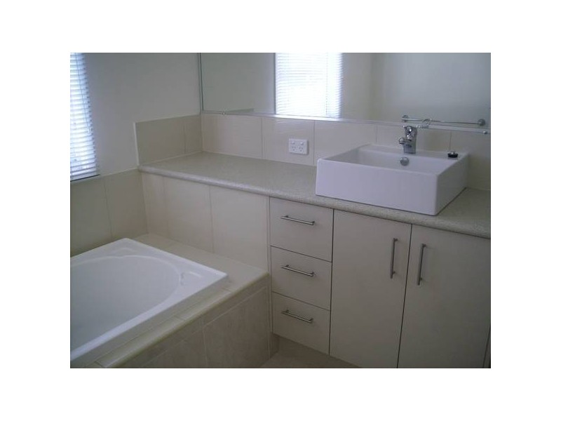 12 Zante Lane, Kawana Island QLD 4575