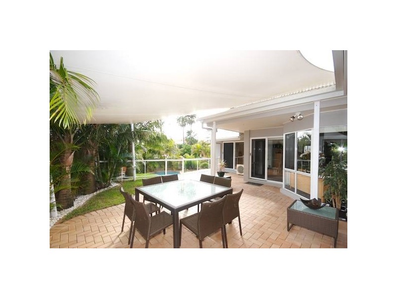 14 Crystal Waves Place, Alexandra Headland QLD 4572
