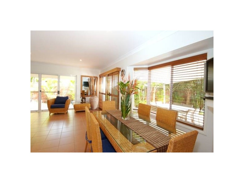 14 Crystal Waves Place, Alexandra Headland QLD 4572