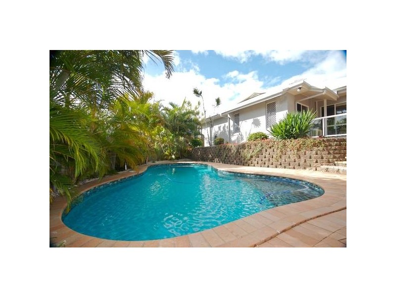 14 Crystal Waves Place, Alexandra Headland QLD 4572