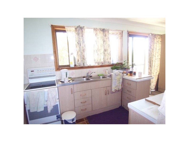 7 Yakola Parade, Alexandra Headland QLD 4572