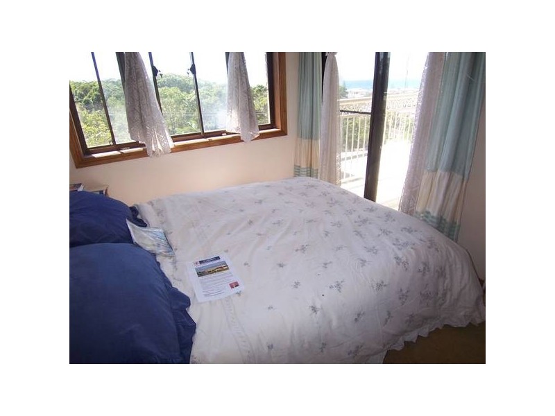 7 Yakola Parade, Alexandra Headland QLD 4572