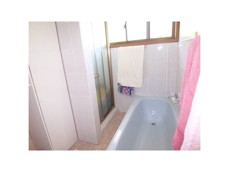 7 Yakola Parade, Alexandra Headland QLD 4572