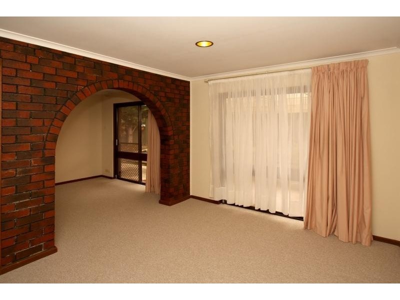 22 Tangara Drive, Aberfoyle Park SA 5159