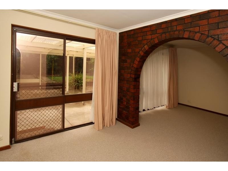 22 Tangara Drive, Aberfoyle Park SA 5159