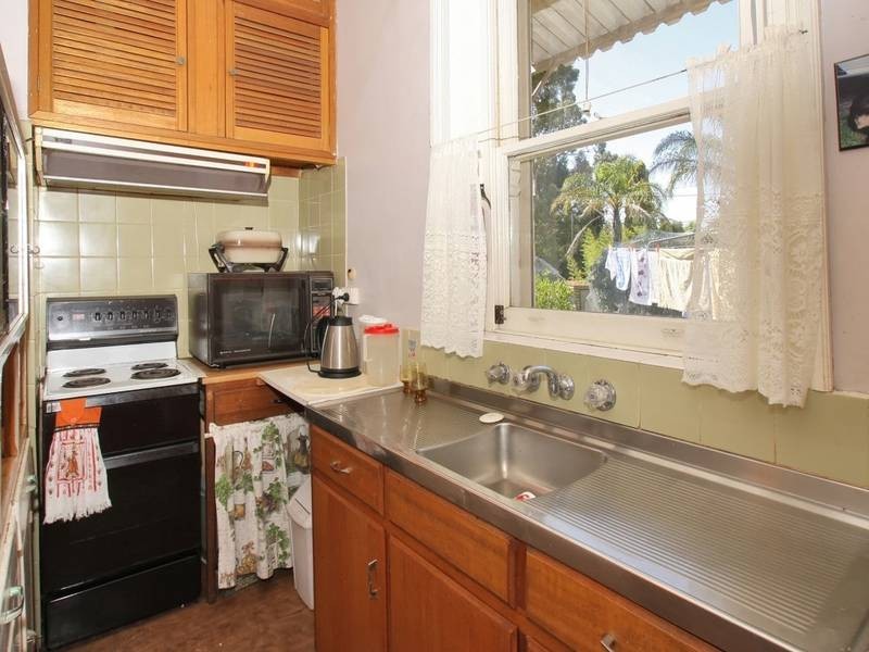 4 Crane Ave, Coromandel Valley SA 5051