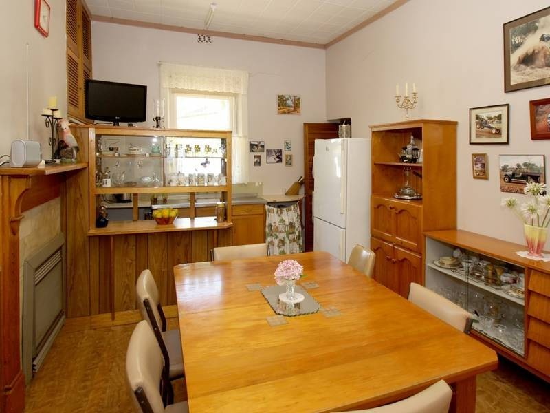 4 Crane Ave, Coromandel Valley SA 5051