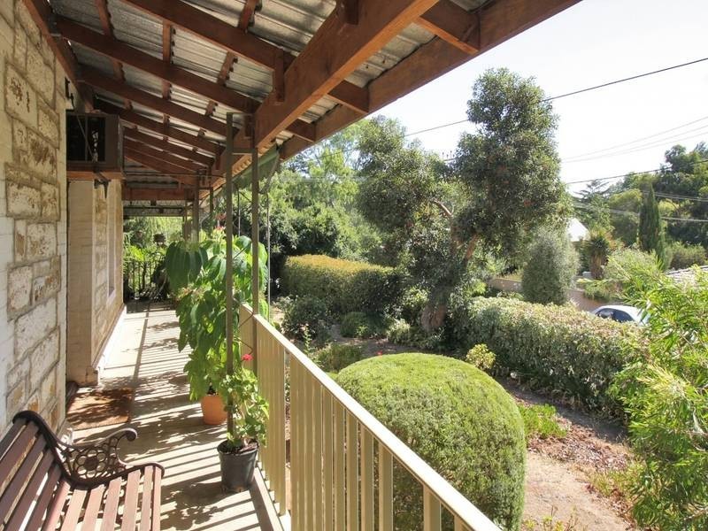 4 Crane Ave, Coromandel Valley SA 5051