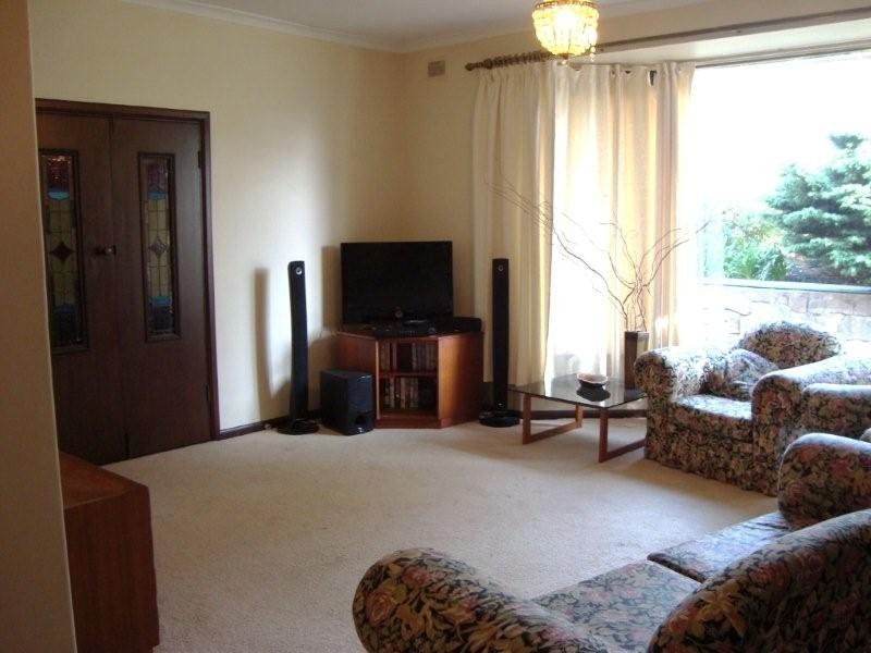 2 Crossing Road, Aberfoyle Park SA 5159