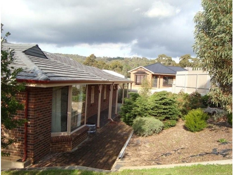 2 Crossing Road, Aberfoyle Park SA 5159