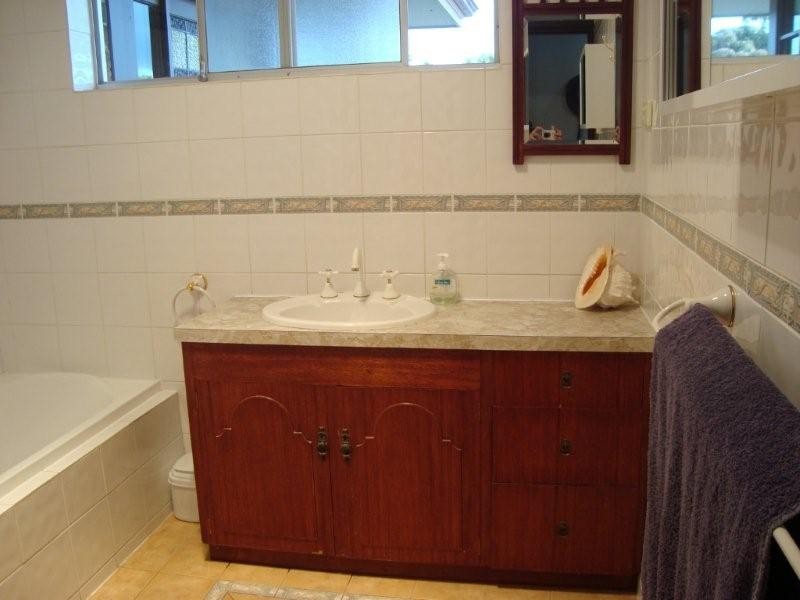 2 Crossing Road, Aberfoyle Park SA 5159