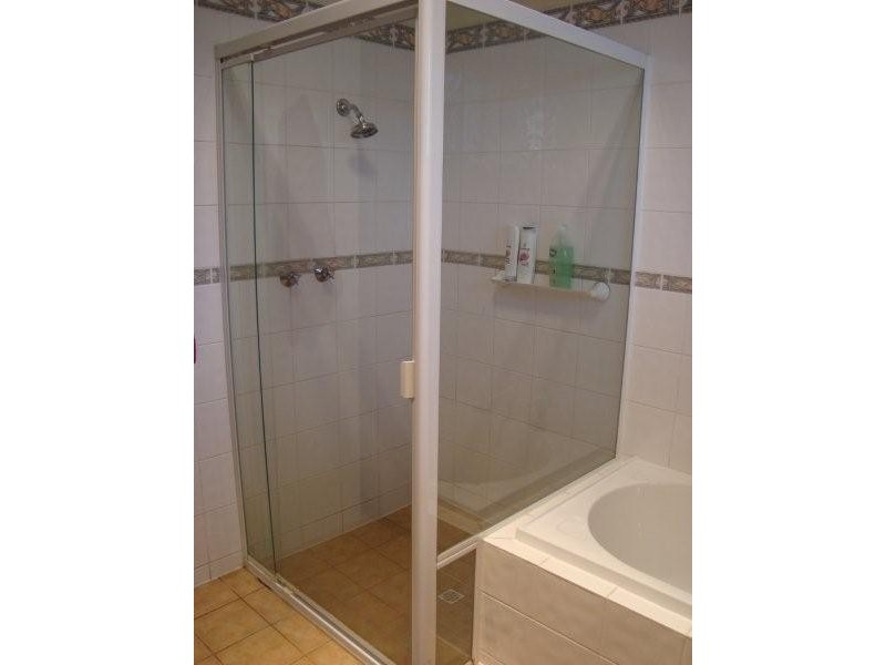 2 Crossing Road, Aberfoyle Park SA 5159