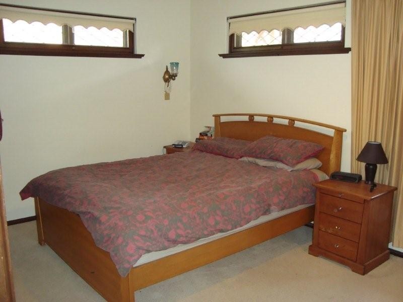 2 Crossing Road, Aberfoyle Park SA 5159