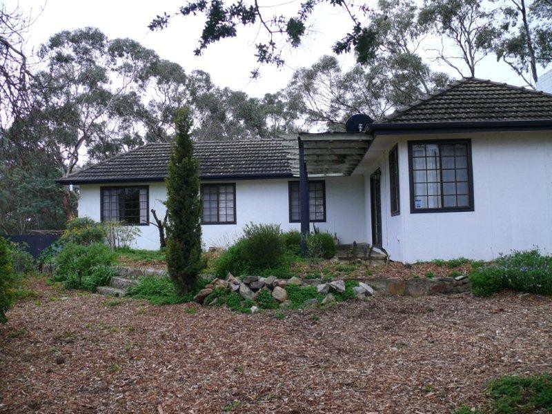 8 Mary Street, Eden Hills SA 5050