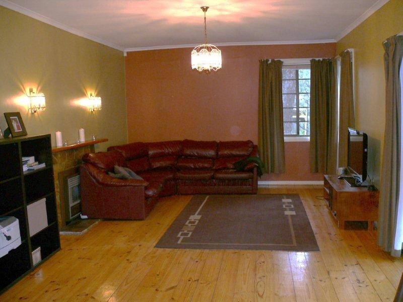 8 Mary Street, Eden Hills SA 5050