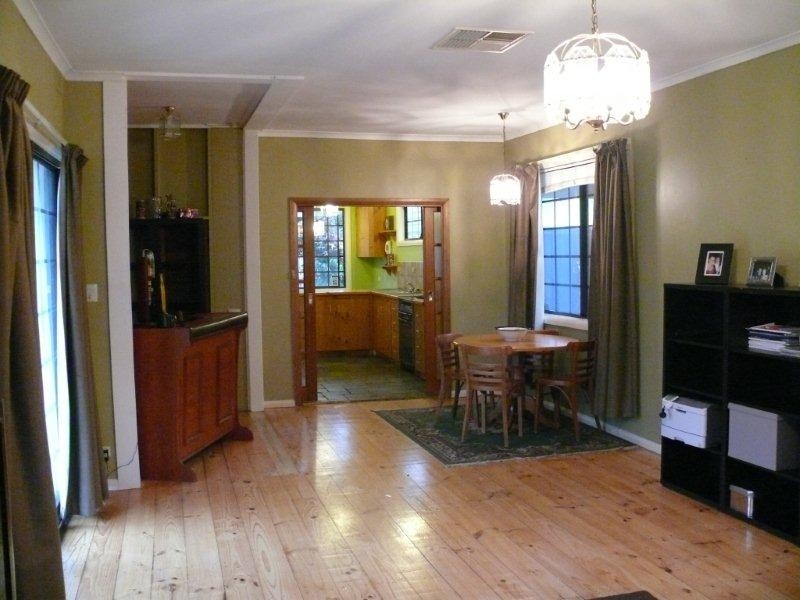 8 Mary Street, Eden Hills SA 5050