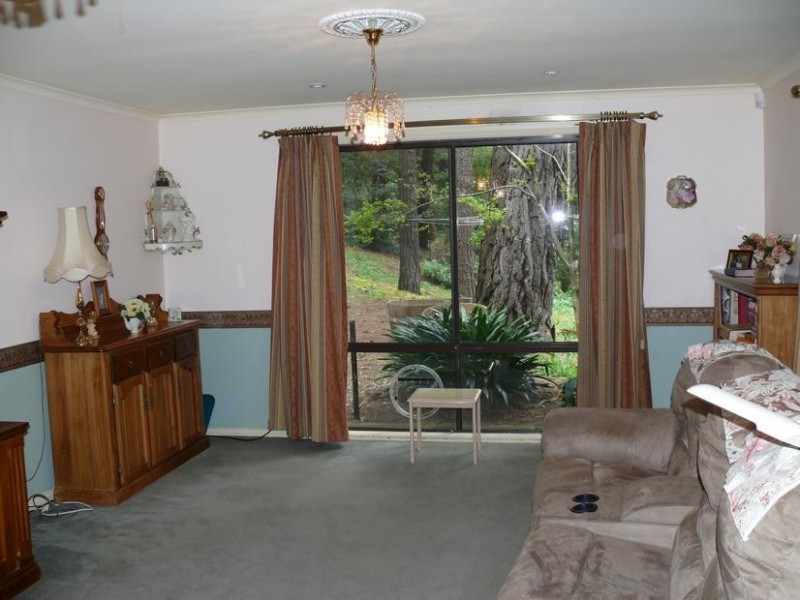 9 Salmon Ave, Crafers SA 5152