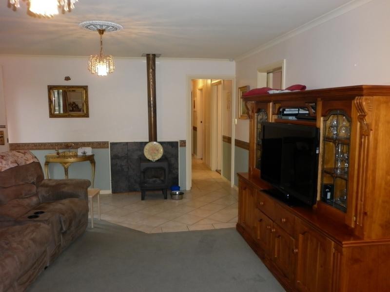9 Salmon Ave, Crafers SA 5152