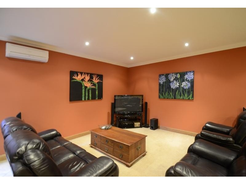20 Parham Road, Eden Hills SA 5050