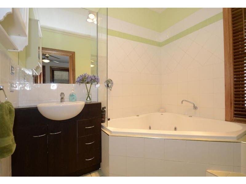 20 Parham Road, Eden Hills SA 5050