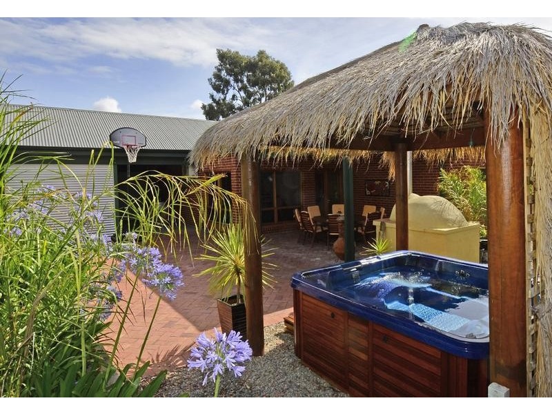 20 Parham Road, Eden Hills SA 5050