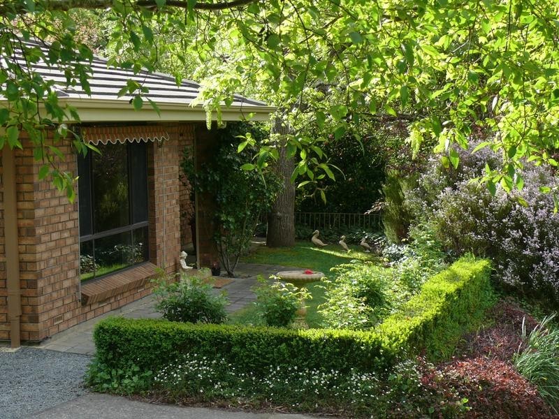 7 Devon Ave, Stirling SA 5152