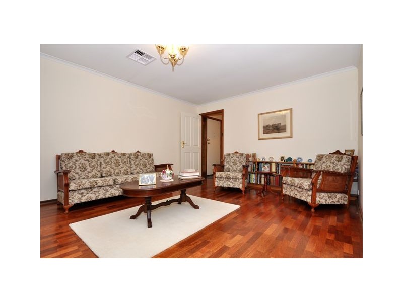 7 Devon Ave, Stirling SA 5152