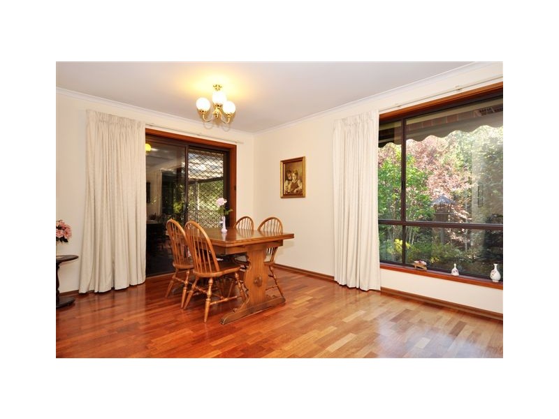 7 Devon Ave, Stirling SA 5152