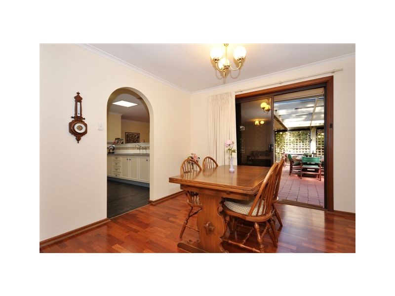 7 Devon Ave, Stirling SA 5152