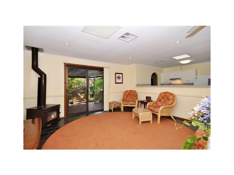 7 Devon Ave, Stirling SA 5152