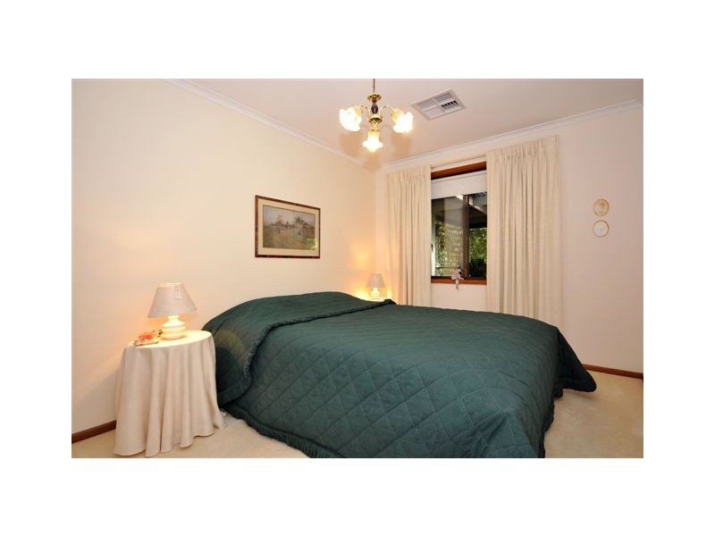 7 Devon Ave, Stirling SA 5152