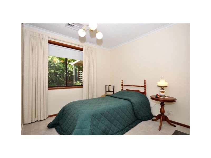 7 Devon Ave, Stirling SA 5152