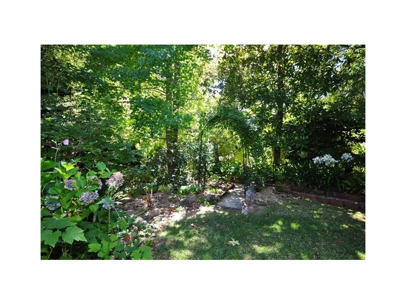 7 Devon Ave, Stirling SA 5152