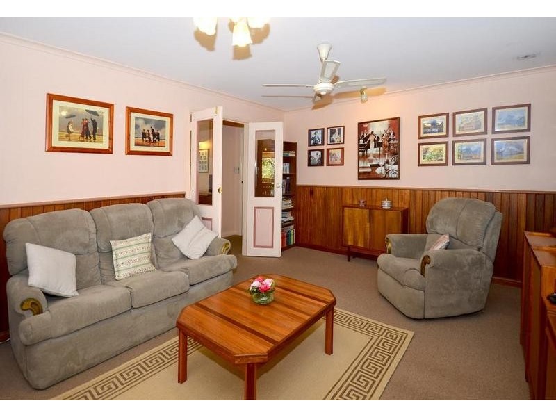 11 Second Avenue, Bridgewater SA 5155