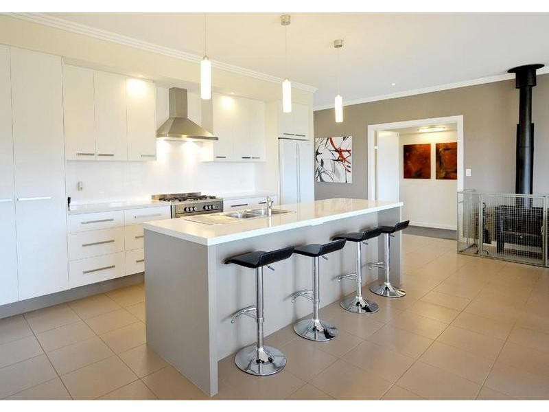 930 Old Bull Creek Road PARIS CREEK, Meadows SA 5201