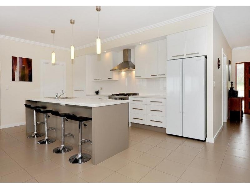 930 Old Bull Creek Road PARIS CREEK, Meadows SA 5201