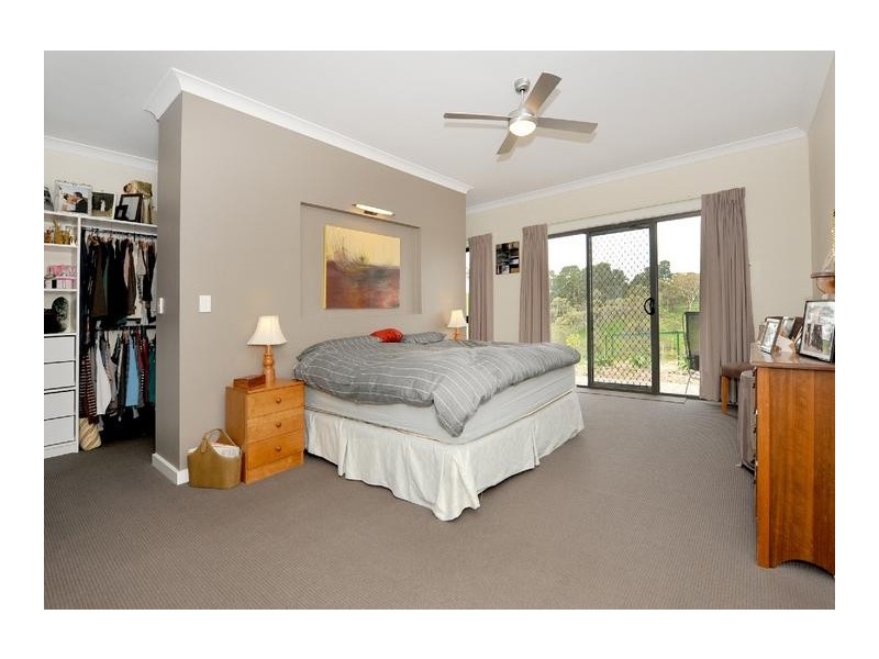 930 Old Bull Creek Road PARIS CREEK, Meadows SA 5201