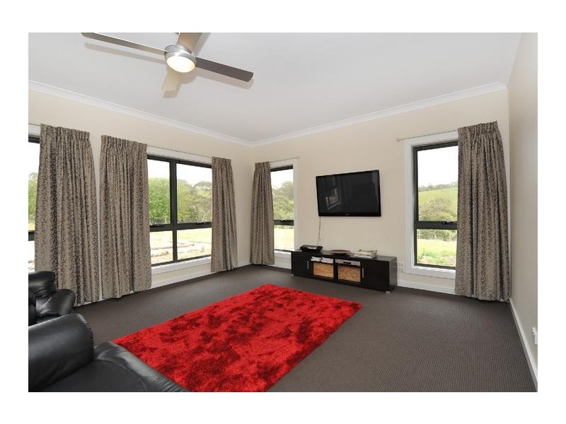 930 Old Bull Creek Road PARIS CREEK, Meadows SA 5201