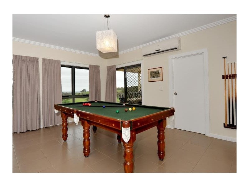 930 Old Bull Creek Road PARIS CREEK, Meadows SA 5201