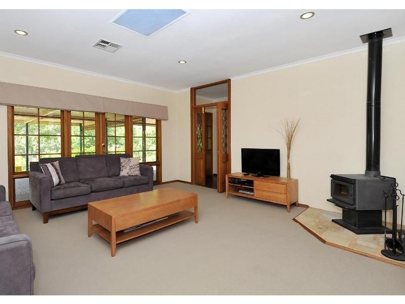 3 Millar Ave, Crafers SA 5152
