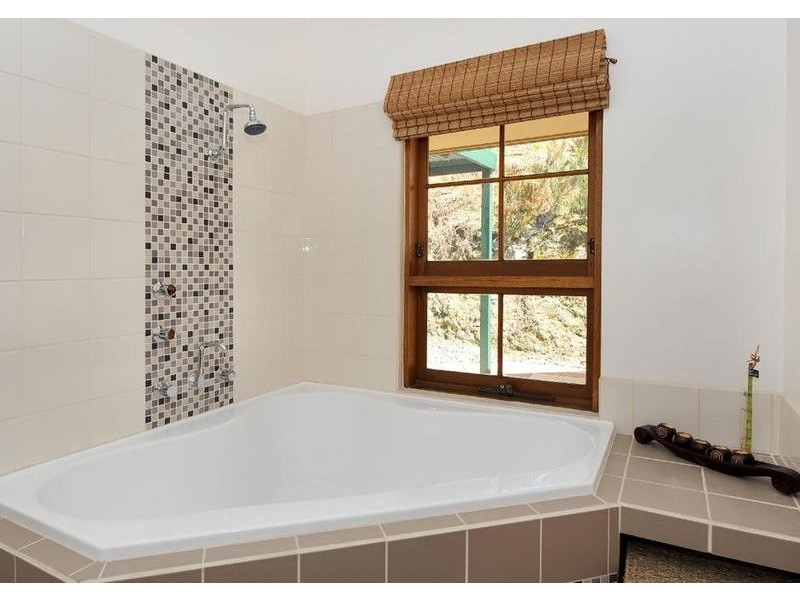 3 Millar Ave, Crafers SA 5152