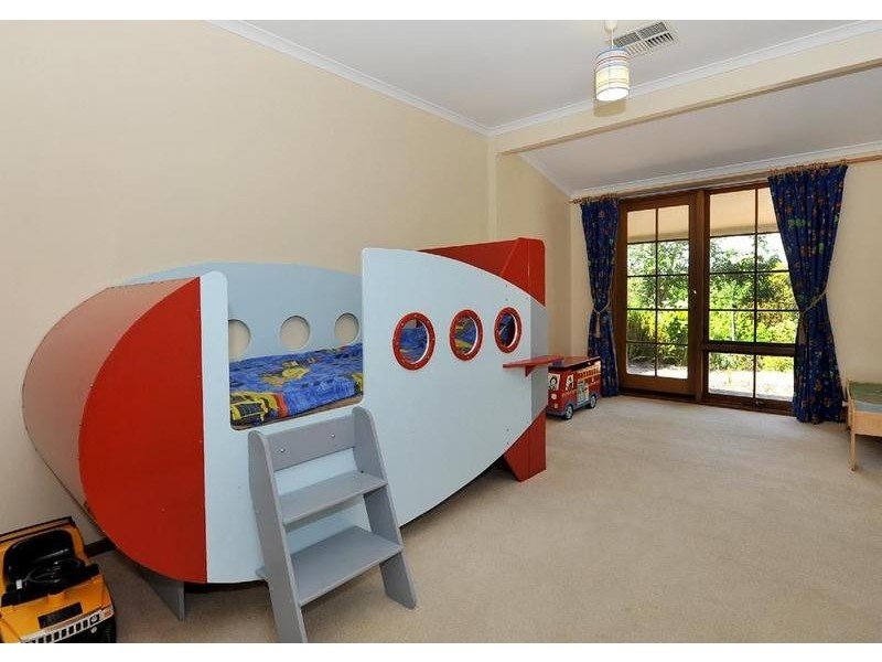 3 Millar Ave, Crafers SA 5152