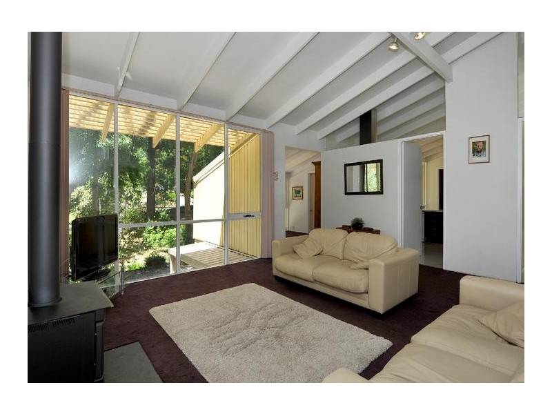 2 Devon Avenue, Stirling SA 5152