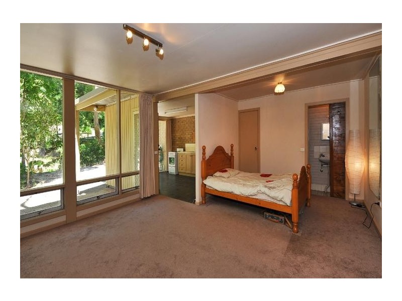 2 Devon Avenue, Stirling SA 5152