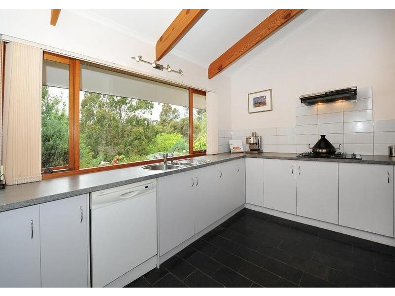 24 Jerilderie Drive, Happy Valley SA 5159