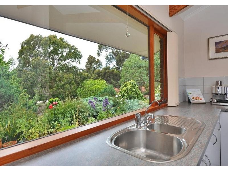 24 Jerilderie Drive, Happy Valley SA 5159