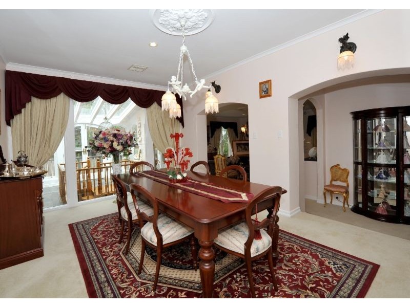 17 Bracken Road, Stirling SA 5152