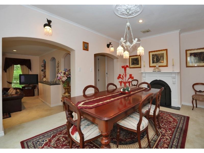 17 Bracken Road, Stirling SA 5152